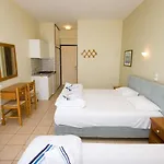 Kiapekou Aparthotel *
