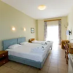 Kiapekou Aparthotel *